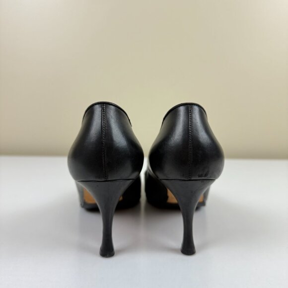 EUC Manolo Blahnik Black Leather Heel Pointed Toe Pump - Picture 4 of 12
